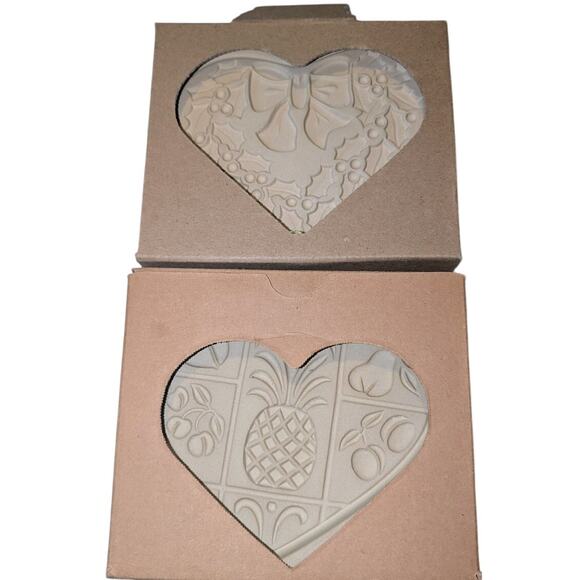 NIP Retired Pampered Chef Stoneware Cookie Molds Summer Wreath Hospitality Heart - Picture 1 of 6